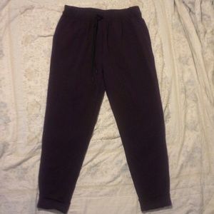 Lululemon size 4 maroon relaxed crops