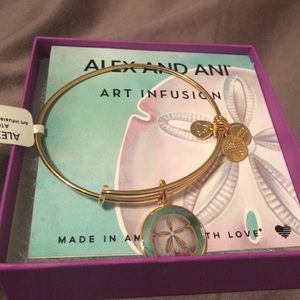 NWT Alex and Ani bangle bracelet