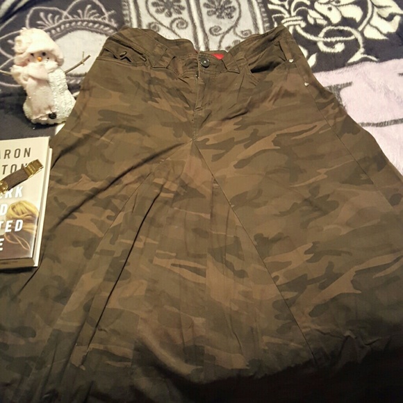 Camouflage maxi skirt
