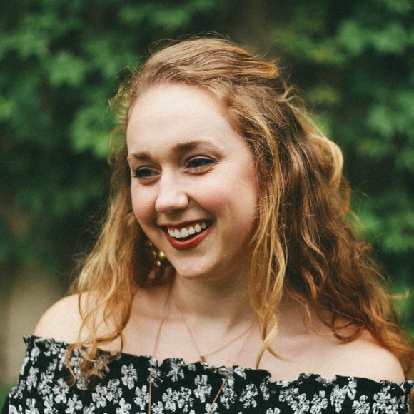 Meet your Posher, Elizabeth