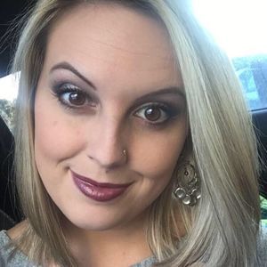 Meet your Posher, Courtney