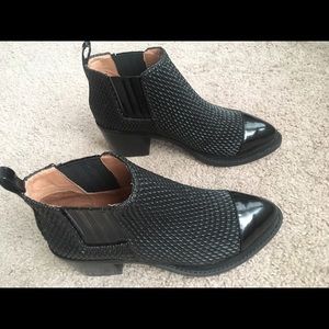 Jeffrey Campbell Eldin-Cap *BRAND NEW NEVER WORN*