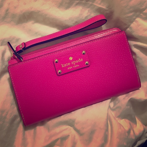Brand New Kate Spade Pink Wallet Wristlet