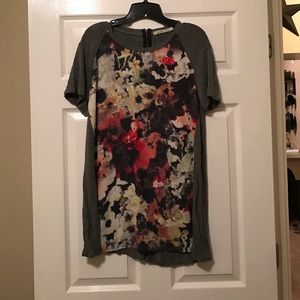 Chloe K Tops - ‼️FLASH SALE‼️Chloe K Detailed T-Shirt Chloe K Tops - ‼️FLASH SALE‼️Chloe K Detailed T-Shirt