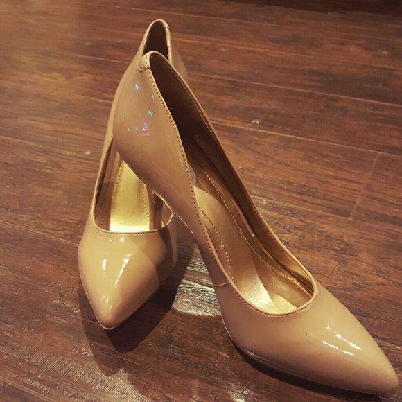 BCBG nude patent leather