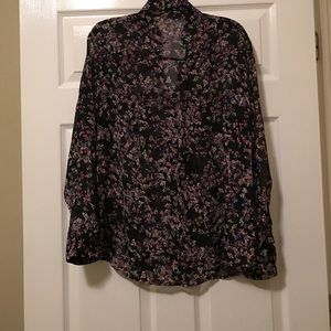 Express Tops - ‼️FLASH SALE‼️Express Floral Portofino Blouse Express Tops - ‼️FLASH SALE‼️Express Floral Portofino Blouse