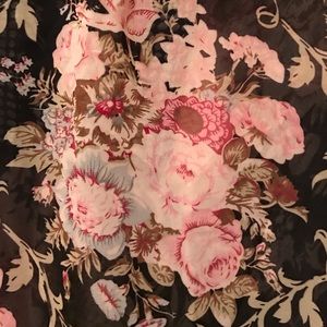 Daniel Rainn Tops - Daniel Rainn Floral Blouse Daniel Rainn Tops - Daniel Rainn Floral Blouse
