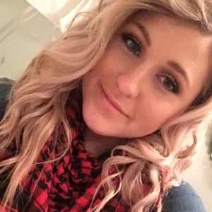 Meet your Posher, Christina