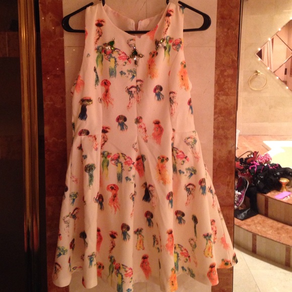 NWOT cream color jellyfish dress size Med.