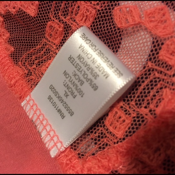 🔥LAST DAY TIL MOVE🔥Coral lace transparent vest - Picture 4 of 4