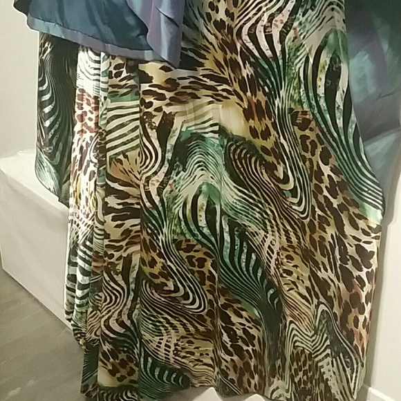 UNIQUE FORMAL Dress!!!! - BRAND NEW WITH TAGS - Picture 8 of 8