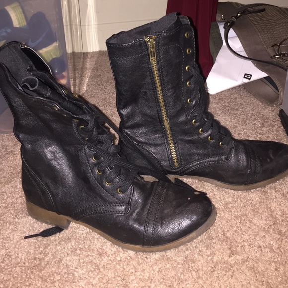 Combat boots