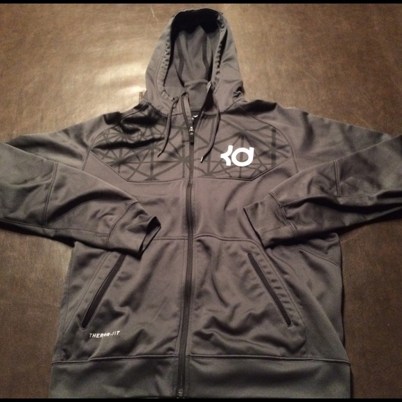 NIKE therma-fit jacket