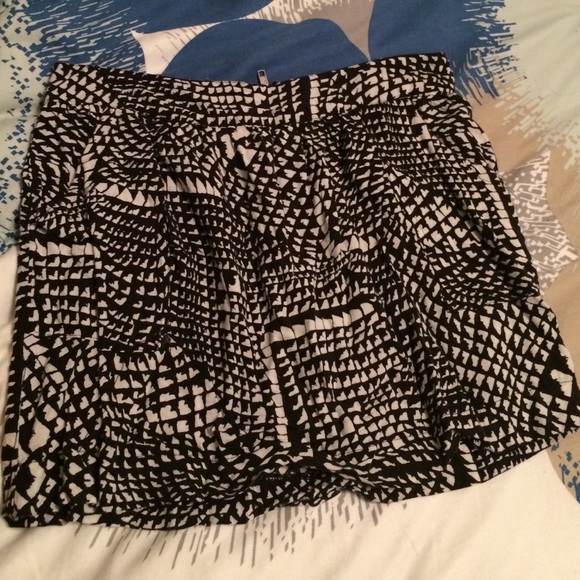 Black and white heart/abstract skirt