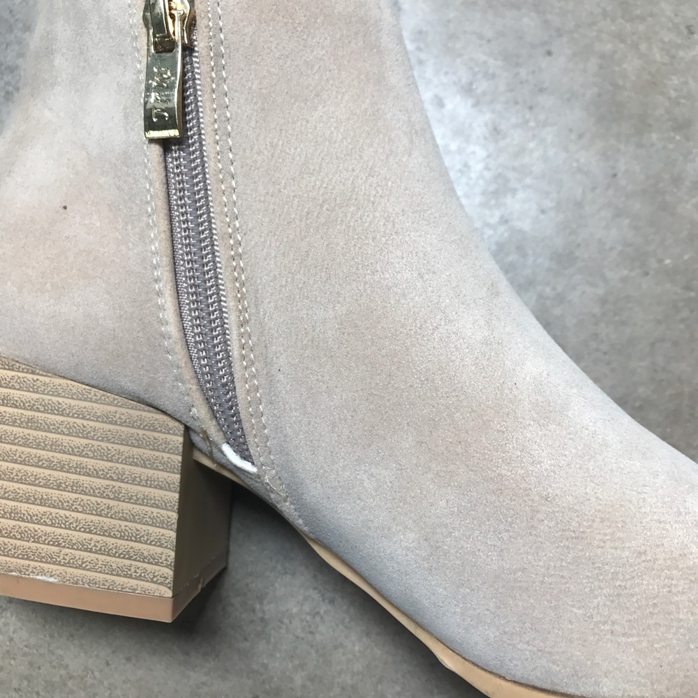 Restock 😍Light beige Faux Suede ankle bootie - Picture 5 of 6