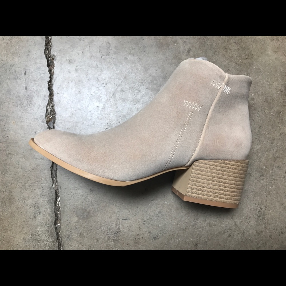 Restock 😍Light beige Faux Suede ankle bootie - Picture 6 of 6