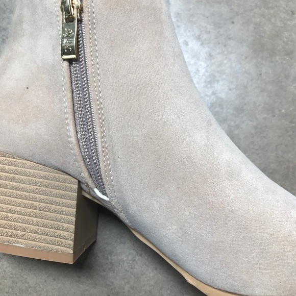 Restock 😍Light beige Faux Suede ankle bootie - Picture 5 of 6