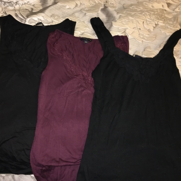 Lot of 3 Banana Republic Lacey Tanks Camis - Picture 1 of 4