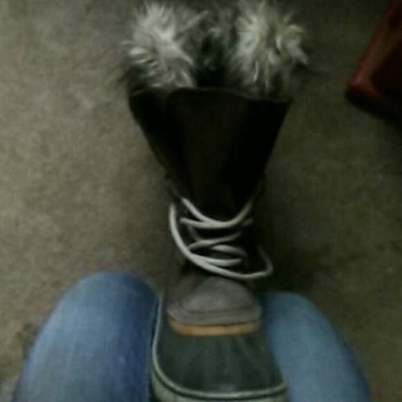 Boots - Picture 2 of 4