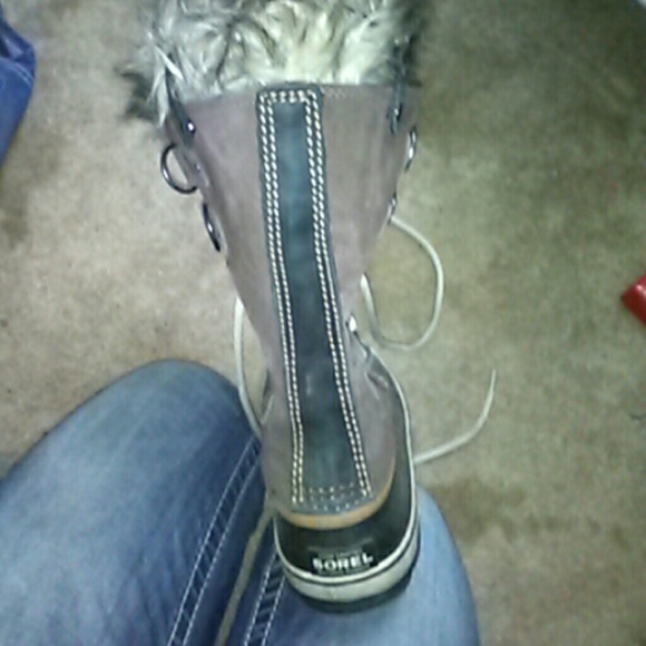 Boots - Picture 3 of 4