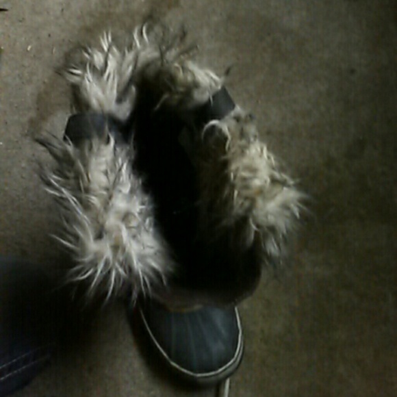 Boots - Picture 4 of 4