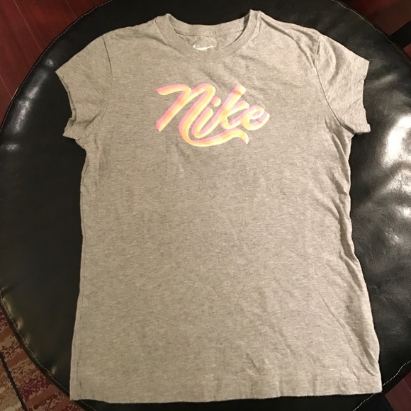 Nike girls size Lg grey t-shirt