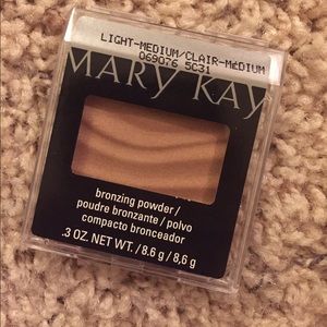 Mary Kay Bronzing Powder