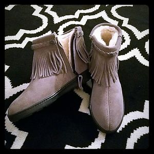 NWOB Minnetonka comfy bootie moccasins