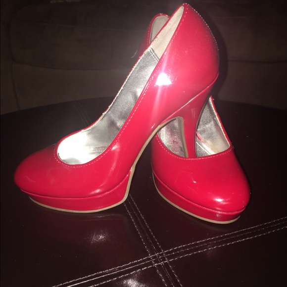 Kenneth Cole Unlisted Red Pump Heels