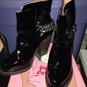 Jeffrey campbell mclean boots witn silver chain