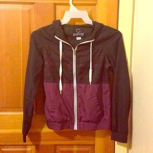 I'm selling a zip up
