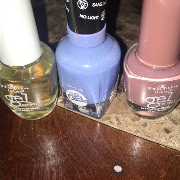 Gel polishes no light needed
