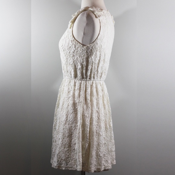 OFF-WHITE LACE DRESS - Picture 2 of 3