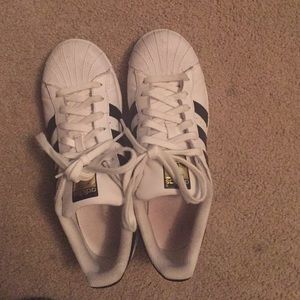 ADIDAS SUPERSTARS BARELY WORN