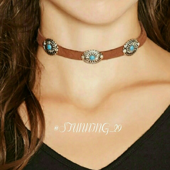 Stunning_29 Jewelry - 🆕BROWN  FAUX LEATHER  CHOKER W/ TURQUOISE