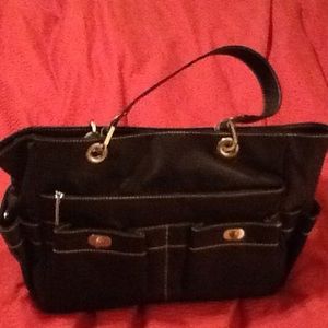 Large nylon bag with magnetic closure