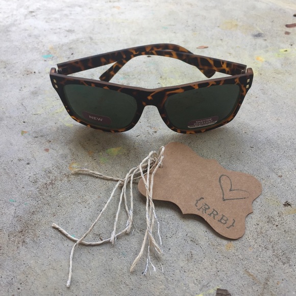 Brand New Sunglasses - Picture 2 of 3