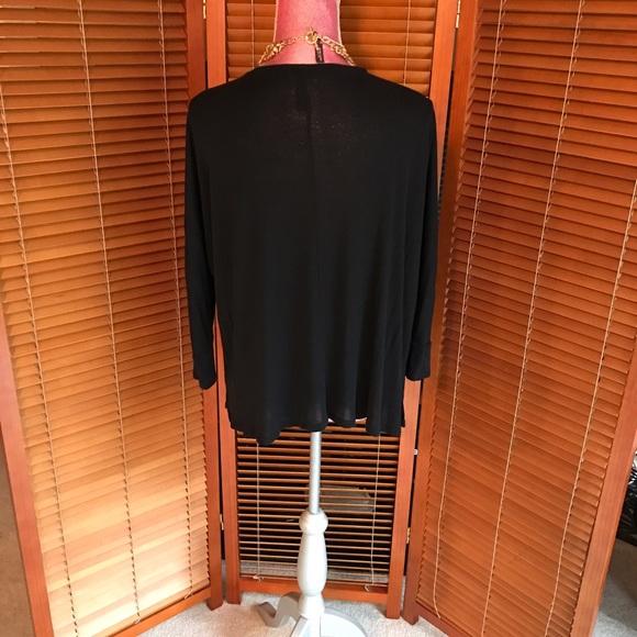 V-neck Tee - Picture 3 of 4