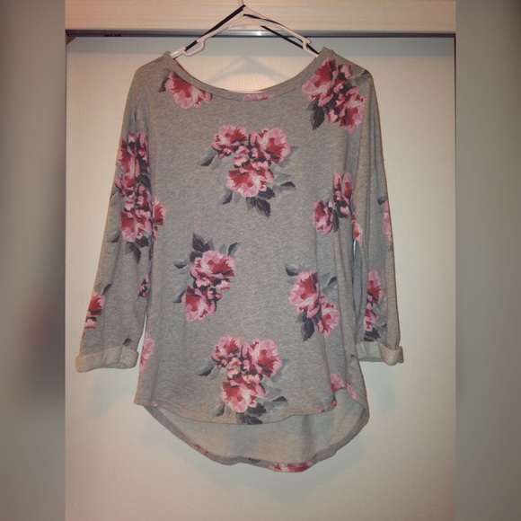 H&M Divided Floral Sweatshirt ASO Lydia Martin