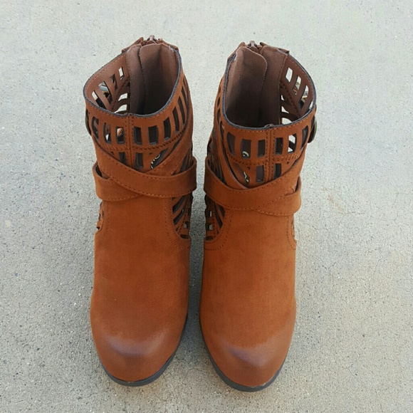 Booties - Picture 3 of 4