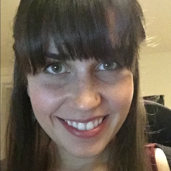 Meet your Posher, Lauren - Picture 1 of 1