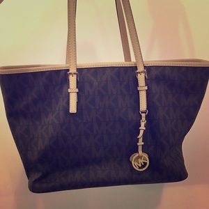 Michael Kors Bag! Need to sell! 100% authentic