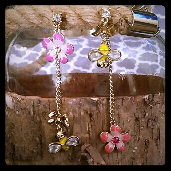 Bee and flower earrings