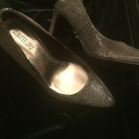 Jennifer Lopez Silvery Heels - Picture 3 of 4