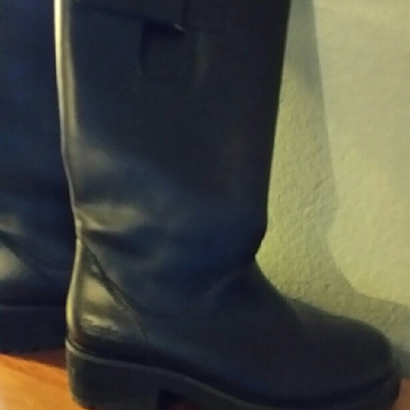 Simple boots