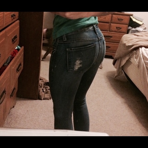 Buckle brand (flying monkey) skinny jeans