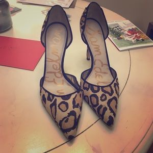 Leopard Pointy Toe pumps