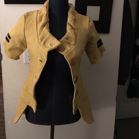 hellagant Jackets & Blazers - Super cute short sleeve blazer!!!