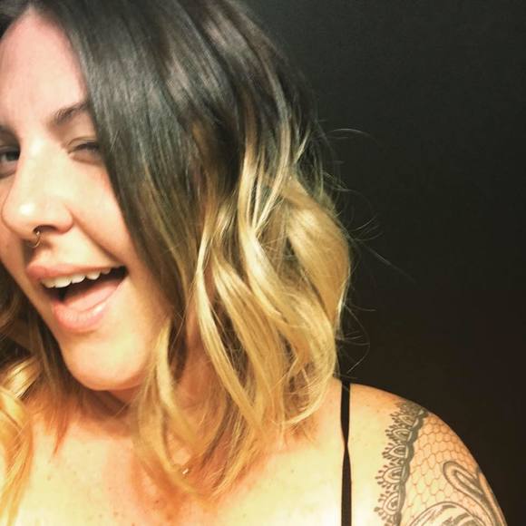 Meet your Posher, Catelyn - Picture 1 of 1