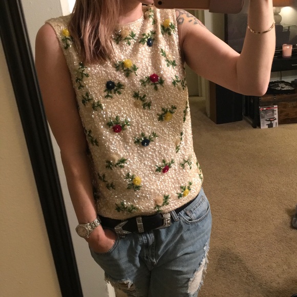 Vintage sequin 100% wool top 💕✨